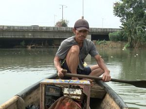 Kisah Pencari Cacing Sutera Berjuang Menopang Keluarga, Kamu Bisa Bantu
