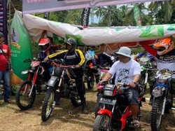 Wabup Puji Komunitas Trail Salurkan Hobi Sambil Gelar Baksos di Blitar