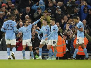 Mahrez Cetak Brace, Manchester City Hajar Chelsea 4-0 di Piala FA