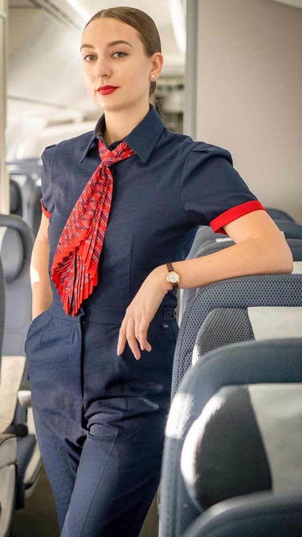 Maskapai penerbangan British Airways mengumumkan perubahan seragam pertamanya selama hampir dua dekade