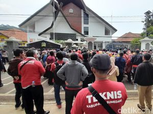 Jeritan Hati Tenaga Honorer Disdik Sumedang Jeritan Hati Tenaga Honorer Disdik Sumedang