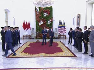 Saat Anwar Ibrahim Sapa Khusus Prabowo, Tertawa Bareng Jokowi Saat Anwar Ibrahim Sapa Khusus Prabowo, Tertawa Bareng Jokowi