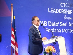 Hendropriyono Tanya Soal Satukan Mata Uang RI-Malaysia ke Anwar Ibrahim