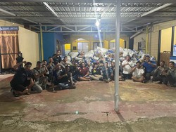 Polisi Sita 106 Karung Daging-Sosis Ilegal Asal Malaysia di Perairan Nunukan