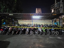 Polisi Gerebek Judi Sabung Ayam di Cileungsi Bogor, 50 Motor Disita