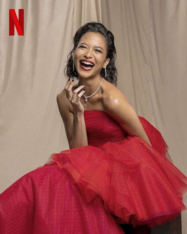 Putri Marino dengan Dress Merah yang Berani dan Ellegant. Foto Instgaram: putrimarino Putri Marino dengan Dress Merah yang Berani dan Ellegant. Foto Instgaram: putrimarino