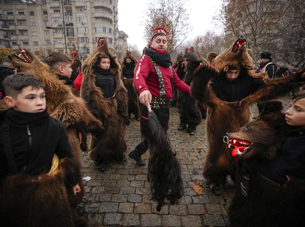 Ritual Mengusir Roh Jahat di Rumania Malah Jadi Daya Tarik Wisata