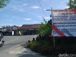 Spanduk Tolak Pengerjaan Tol Solo-Jogja Muncul di Ngawen Klaten