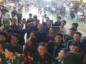 Aksi Pegang Payudara Sexy Dancer di Langkat Bikin Plt Bupati Murka Aksi Pegang Payudara Sexy Dancer di Langkat Bikin Plt Bupati Murka