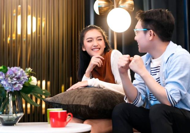 Tanya kelebihan dan kekurangan/ foto: Freepik/ lifestylememmory Berkencan