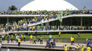 Tolak Hasil Pemilu, Ribuan Warga Brasil Duduki Istana Presiden
