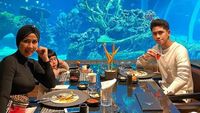 10 Momen Hangat Athalla Naufal Kulineran Bareng Venna Melinda