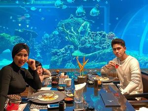 10 Momen Hangat Athalla Naufal Kulineran Bareng Venna Melinda 10 Momen Hangat Athalla Naufal Kulineran Bareng Venna Melinda