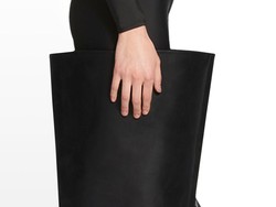 Balenciaga Jual Produk Nyeleneh Lagi, Kini Boots Nelayan Rp 54 Juta