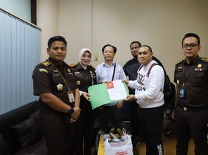 Buron WN Singapura Wenhai Guan Ditangkap Jaksa di Batam Buron WN Singapura Wenhai Guan Ditangkap Jaksa di Batam