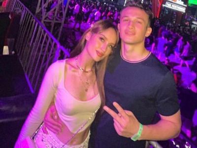 Deret Momen Mesra Cinta Laura dan Arya Vasco