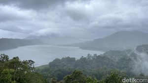 Menyepi di Danau Tamblingan, Tempat Ariel Tatum Susun Resolusi 2023