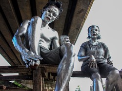 Pakar UGM: Bahaya Cairan yang Dipakai Manusia Silver Tak Cuma Dirasakan Pemakai