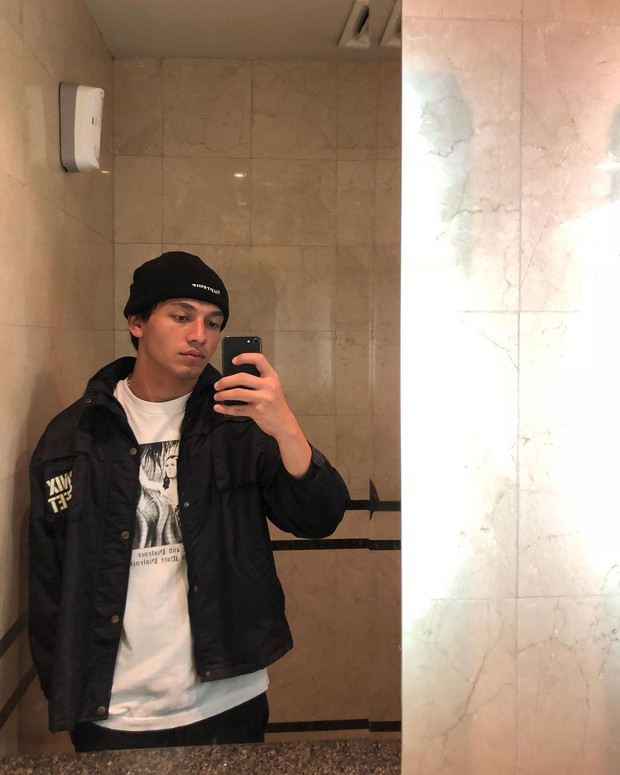 Gaya fashion cowok capricorn ala Jefri Nichol. Foto: Instagram.com/jefrinichol Gaya fashion cowok capricorn ala Jefri Nichol. Foto: Instagram.com/jefrinichol