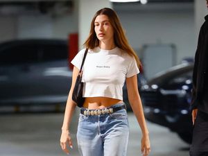 Konsumsi Pil KB Salah Satu Penyebab Hailey Bieber Alami Stroke Ringan Konsumsi Pil KB Salah Satu Penyebab Hailey Bieber Alami Stroke Ringan