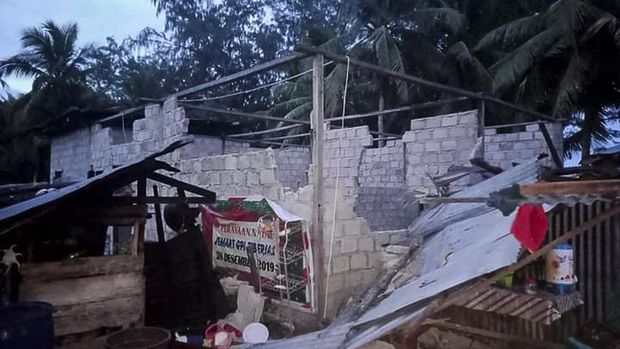 Gempa Maluku Tenggara Barat, Maluku dengan kekuatan magnitudo (M) 7,9 terasa kuat  Desa watwey kec dawelor dawera, Maluku Barat Daya