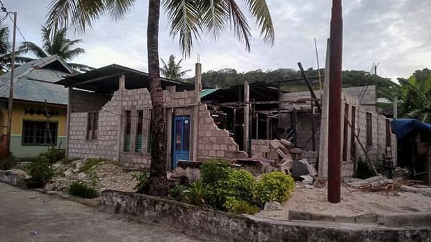 Gempa Maluku Tenggara Barat, Maluku dengan kekuatan magnitudo (M) 7,9 terasa kuat  Desa watwey kec dawelor dawera, Maluku Barat Daya
