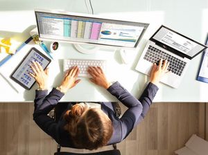 Multitasking Adalah: Arti, Jenis, dan Contohnya, Apakah Baik untuk Kinerja? Multitasking Adalah: Arti, Jenis, dan Contohnya, Apakah Baik untuk Kinerja?