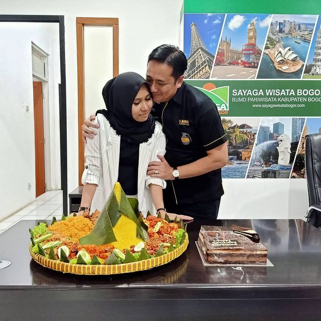 Keluarga Ivan Fadilla dan Istri Baru Keluarga Ivan Fadilla dan Istri Baru