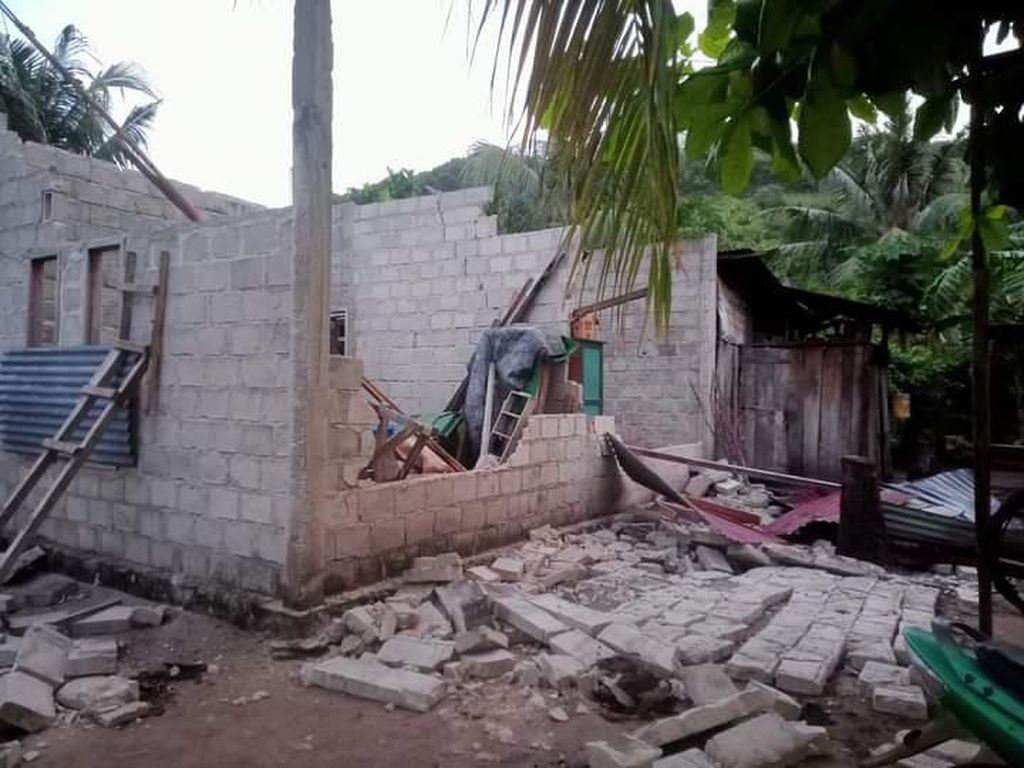 Imbas Gempa M 7,5 Maluku, Rumah Warga hingga Sekolah di Desa Watuwei Rusak