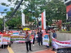 Pemerintah Diminta Serap Ayam Peternak Mandiri 1,5 Juta Ekor/Minggu