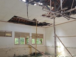 Tolong! Bangunan SD di Pamarican Ciamis Ambruk!