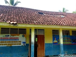 Bangunan SD di Pamarican Ciamis yang Ambruk Diperbaiki Tahun Ini