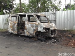 Mobil Es Krim Tiba-tiba Meledak di Subang