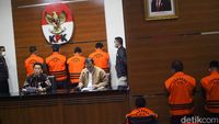 KPK Tahan 10 Tersangka Kasus Suap Ketok Palu RAPBD Jambi