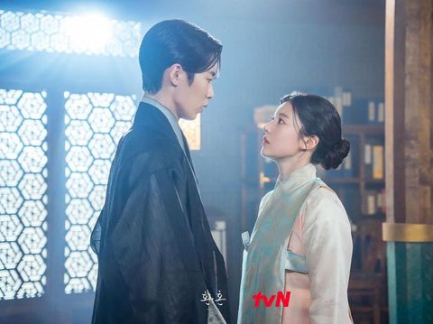 Lee Jae Wook dan Go Youn Jung di Alchemy of Souls