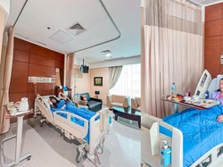 Gusi Lucinta Luna Bengkak Sampai Dilarikan ke RS