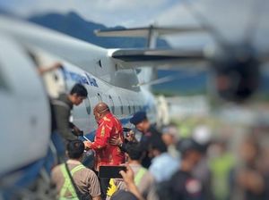 Anggapan Keluarga soal Lukas Enembe Tak Dibawa KPK Pakai Garuda Kejahatan Anggapan Keluarga soal Lukas Enembe Tak Dibawa KPK Pakai Garuda Kejahatan