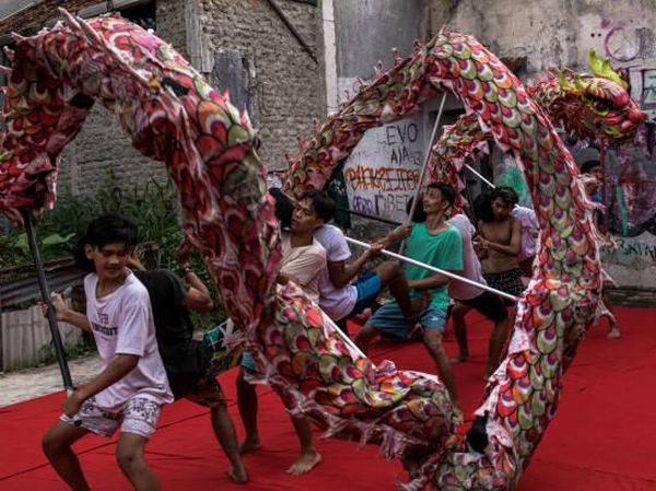 Melihat Sesi Latihan Tari Naga Jelang Tahun Baru Imlek di Bogor