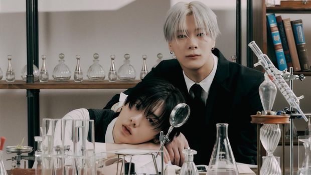 MOONBIN&SANHA ASTRO MOONBIN&SANHA ASTRO untuk album INCENSE (2023).