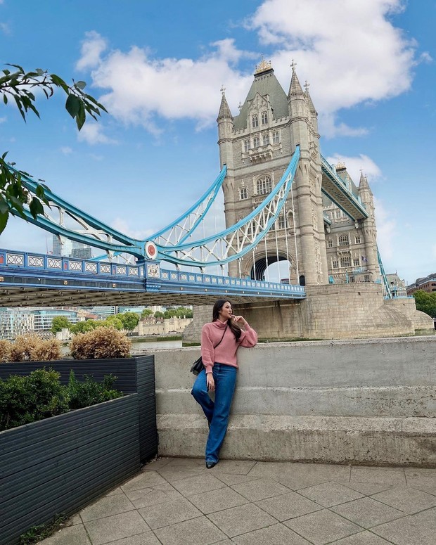 Outfit kencan ala Raisa. Foto: Instagram.com/raisa6690