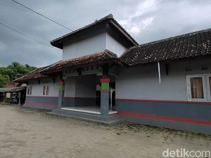 Belasan Sapi Kena PMK, Seluruh Pasar Hewan Blora Ditutup Sementara Belasan Sapi Kena PMK, Seluruh Pasar Hewan Blora Ditutup Sementara