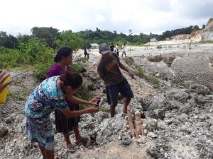 Galian C Lokasi Patung Bunda Maria di Kupang Jadi Objek Wisata Dadakan