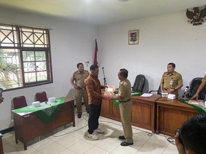 Kades di Banjarnegara yang Dituding Zina Akhirnya Diberhentikan Kades di Banjarnegara yang Dituding Zina Akhirnya Diberhentikan