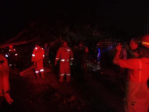 Puting Beliung Terjang Geneng Blora, Puluhan Rumah Rusak-Pohon Tumbang