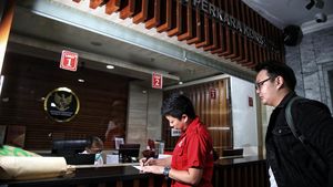 Momen PSI Ajukan Berkas Perkara Uji Materi Pemilu Terbuka ke MK