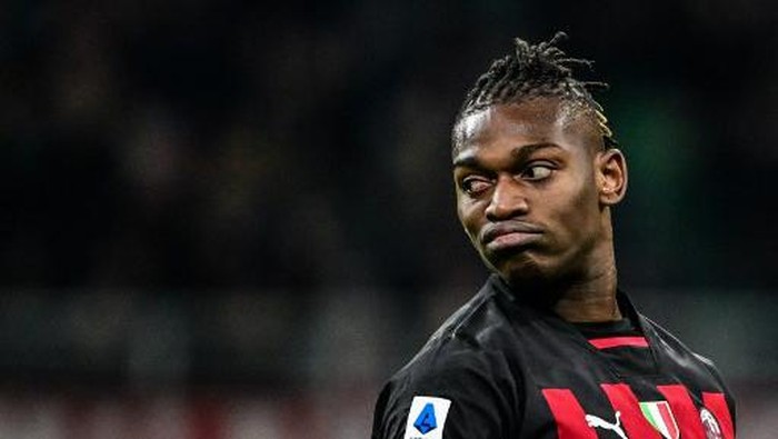 AC Milans Portuguese forward Rafael Leao reacts during the Italian Serie A football match between AC Milan and Spezia on November 5, 2022 at the San Siro stadium in Milan. (Photo by MIGUEL MEDINA / AFP)