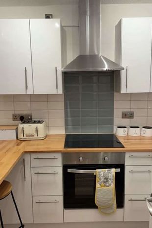 Rajin Menabung hingga Rela Bekerja di Akhir Pekan, Remaja Perempuan Ini Berhasil Beli Rumah di Usia 19 Tahun!