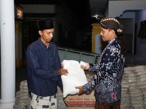 Relawan Ganjar Renovasi 4 Unit MCK Milik Ponpes di Tulungagung