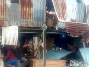Warga Hancurkan Rumah Remaja Makassar yang Bunuh Bocah untuk Dijual Organnya