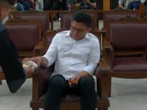 Ferdy Sambo Nangis, 28 Tahun Jadi Polisi hingga Bawa-bawa Penghargaan Ferdy Sambo Nangis, 28 Tahun Jadi Polisi hingga Bawa-bawa Penghargaan